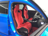 運転席☆ホールド感のあるシートなので長時間の運転でも疲れにくいです☆