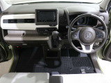 使いやすいレイアウトのダッシュボード周辺です。