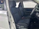 車を運転する際には運転席の存在は欠かせません。しっかりとチェックしたいポイントですね。