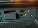 便利な充電用USBジャックも付いています☆