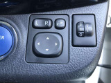 電動格納式ドアミラー付き。 狭い駐車場へ停めた時に、ボタン1つで左右のミラーをたたむ事ができます。