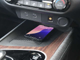 スマホの充電等に便利なUSBのソケットが付いています。
