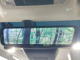 【デジタルルームミラー】後席の大きな荷物や同乗者で後方が確認しづらい時でも安心!カメラが撮影した車両後方の映像をルームミラー内に表示。クリアな視界で状況の確認が可能です!