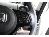 Hondaセンシングの機能のひとつ、アダプティブクルーズコントロール付!アクセルから足を離しても設定したスピードと前車との車間を保ち走行してくれます!車線維持もアシスト☆高速道路で疲労軽減ですね☆