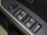 電動格納式ドアミラー・パワーウインドウを装備しています。