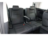 ゆとりある広々とした車内空間は、ドライブを始め買い物やレジャーなど、幅広く活躍します。一人でもみんなとでもお出かけを楽しみましょう!
