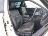 お車選びをお楽しみ頂けるよう、在庫車の展示スペースを十分に確保しております。