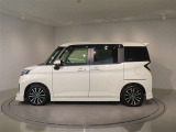 スーパーUVカット・IRカット機能付グリーンガラス(フロントドア・フロントクォーター)&UVカット機能付プライバシーガラス(リヤドア/リヤクォーター/バックドア)