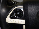 ステアリングスイッチ装備!運転しながら手元でオーディオの操作などができます。