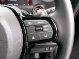 Hondaセンシングの機能のひとつ、アダプティブクルーズコントロール付!アクセルから足を離しても設定したスピードと前車との車間を保ち走行してくれます!車線維持もアシスト☆高速道路で疲労軽減ですね☆