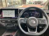 使いやすく安全な操作性と良好な視界を実現した運転席!