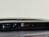TFTカラ-マルチインフォメ-ションディスプレイ4.2インチの液晶画面に、安全・安心のコンテンツやオ-トエアコンのステ-タスなど、さまざまな運転情報を表示し見やすさにこだわったメ-タ-です♪