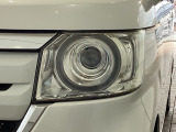 LEDヘッドライトは、点灯の瞬間から最大光量を発揮し、突然暗くなるトンネルなどでの安定感を高めます。