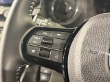 【ステアリングリモコン】ステアリングにオーディオ調節可能なスイッチが装備されていますので運転中でも視線をそらさずにオーディオの調節が可能です!