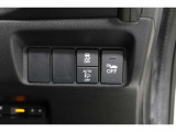 【横滑り防止装置】ドライバーの安全運転をアシストしてくれる装備が充実しています☆ドライバーの不安を安心へと変えてくれますね。