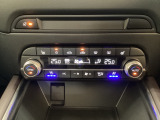 暑い夏の時期にとっても快適なシートベンチレーションを装備!シート内部に取り付けられたファンでシートの表面を換気して、涼しくしてくれます。