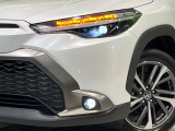 【LEDヘッドライト】悪天候や夜間走行時も良好な視界を確保し安心して運転できる高輝度LEDヘッドライトを装備!点灯速度が早く、消費電力も抑えられています。