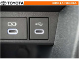 ポータブルオーディオなどの機器を接続して、車両のスピーカーで聞くことができます。