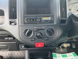 ラジオチューナー、エアコン、100V電源付き。