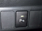 コーナーセンサーを車の前後に装備。障害物までの距離に応じて警告音を変えてお知らせ。縦列駐車時や駐車場・車庫などでの取り回しをサポートします。詳細は販売店スタッフまでおたずねください。