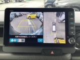 カメラで映した周囲の映像をナビゲーション画面に表示し、ドライバーの死角を減らすことで運転負荷を軽減するマルチビューカメラシステム装備です!