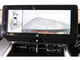 車両を上から見たような映像表示するパノラミックビューモニター付き!