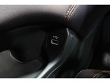 スマートフォンなどの音楽再生が可能なUSB接続ジャック装備車両です♪♪♪