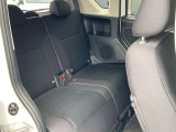 ◆◆◆後部座席も当然、綺麗・清潔に仕上げております。内装の綺麗なお車は気持ちが良いですし、コンディションのいい車が多いです。前のユーザーが丁寧に使っていた証拠です。