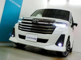 LEDヘッドライトとフォグランプのコラボです。雨や雪の日も安心!フォグランプがお車の存在を際立たせますね♪