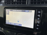 純正ナビを装備。タッチパネル式で使いやすく、お出かけもラクラクです。