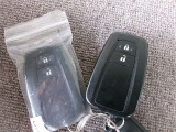 スマートキ-を携帯していればドアの施開錠もエンジン始動もラクラクです!