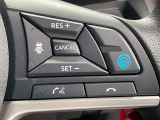 プロパイロット搭載。高速道路でドライバーに代わってアクセル、ブレーキ、ステアリングを自動制御します。