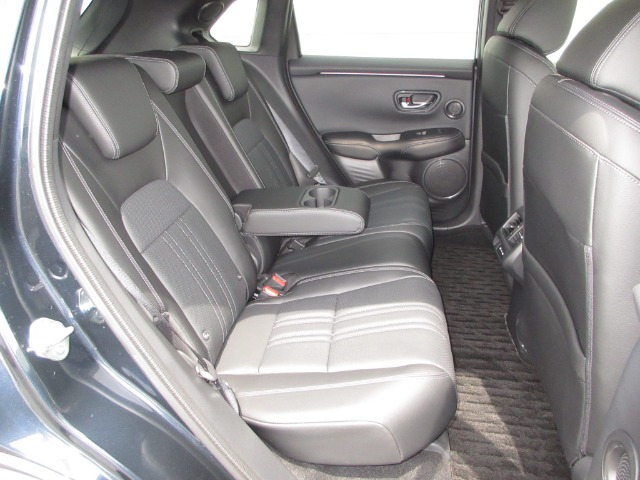 ホンダ ZR-V 2.0 e:HEV Z ブラックスタイル の中古車詳細 (4,000km