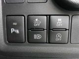 安全運転を支援する機能が付いてます。詳しくは店舗スタッフまでお尋ね下さい。