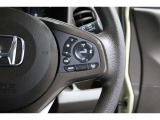 Hondaセンシングの機能のひとつ、アダプティブクルーズコントロール付!アクセルから足を離しても設定したスピードと前車との車間を保ち走行してくれます!車線維持もアシスト☆高速道路で疲労軽減ですね☆
