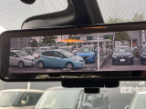 【スマートルームミラー】バックドアについてますカメラと連動して、後方の映像がルームミラーに映ります。
