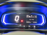 燃費のいい運転をするとイルミネーションがブルーからグリーンへ変化します。楽しくエコドライブできます。