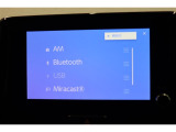 純正ディスプレイオーディオを装備。Bluetooth対応でお手持ちのスマートフォンからお気に入りの音楽の再生も可能。