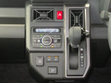 オートエアコンで暑い夏も寒い冬も快適な車内で運転出来ます。運転席・助手席シートヒーター付。冬場でも心地良く運転出来ます。