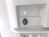 12V電源ソケットを設置しております。周辺機器の充電にご利用頂けます☆