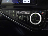 車内を快適に、オートエアコンを装備しています。