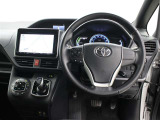 運転席廻りです。