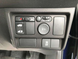【片側電動スライドドア】狭い場所でもドアを全開にでき、チャイルドロックを使っても運転席のスイッチを操作するだけでドアの開け閉めが可能です