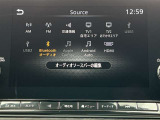 ラジオやBluetooth、USB接続に加え、iPhoneを車のディスプレイに接続し、ナビや通話、音楽再生などおなじみのアプリ機能を安全かつ簡単に操作できるAppleCarPlayも付いています!
