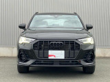 Audiでは2004年以降、この逆台形型のシングルフレームグリルを採用しています。他ブランドのフロントマスクデザインにも大きな影響を与えています。