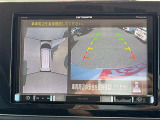 【360度カメラ】全方位モニターを装備し、車両の周囲を上空から見下ろすように映像で確認可能。駐車や狭い道での操作をサポートし、安全性を高めます。
