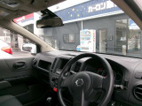 運転席もゆったりすわれます!!