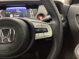 ステアリング右手側に安全運転支援機能のホンダセンシングをコントロールするスイッチ