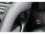 スマートフォンなどの音楽再生が可能なUSB接続ジャック装備車両です♪♪♪
