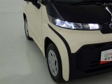 明度の高いLEDヘッドライトで、夜間の運転も安心です。